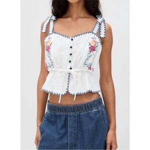 Hunter Bell White Top with Floral Embroidery